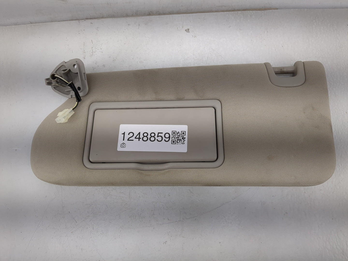 2015-2018 Nissan Murano Sun Visor Shade Replacement Driver Left Mirror Fits Fits 2015 2016 2017 2018 OEM Used Auto Parts - O