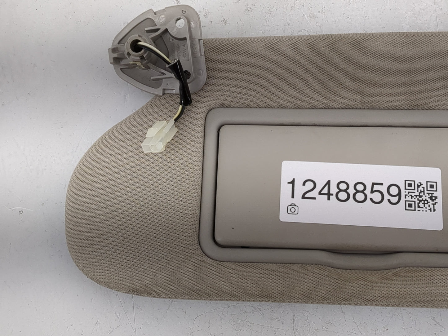 2015-2018 Nissan Murano Sun Visor Shade Replacement Driver Left Mirror Fits Fits 2015 2016 2017 2018 OEM Used Auto Parts - O