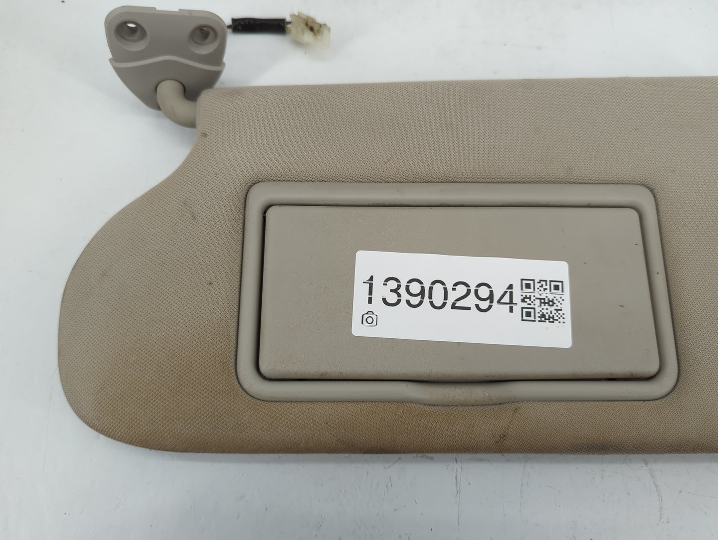 2015-2018 Nissan Murano Sun Visor Shade Replacement Driver Left Mirror Fits Fits 2015 2016 2017 2018 OEM Used Auto Parts - O