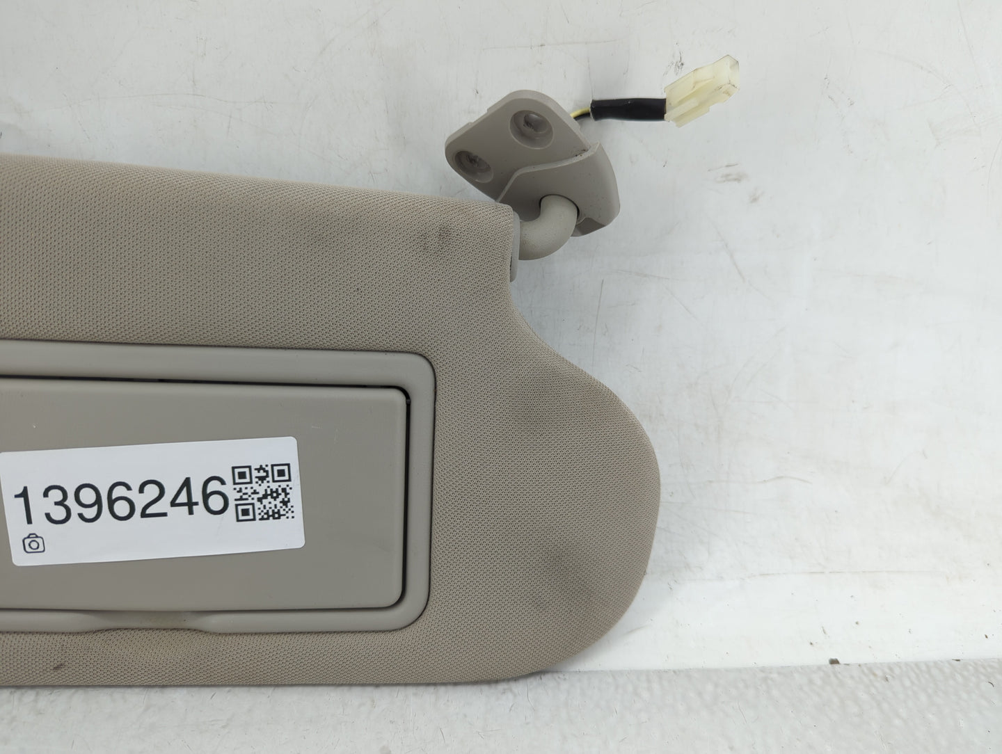 2015-2018 Nissan Murano Sun Visor Shade Replacement Driver Left Mirror Fits Fits 2015 2016 2017 2018 OEM Used Auto Parts - O