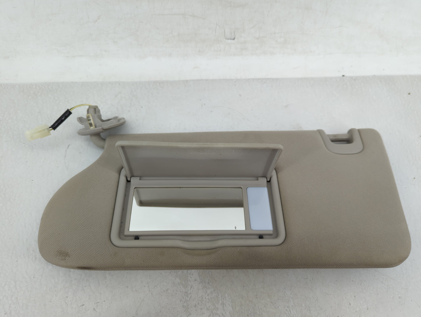 2015-2018 Nissan Murano Sun Visor Shade Replacement Passenger Right Mirror Fits Fits 2015 2016 2017 2018 OEM Used Auto Parts