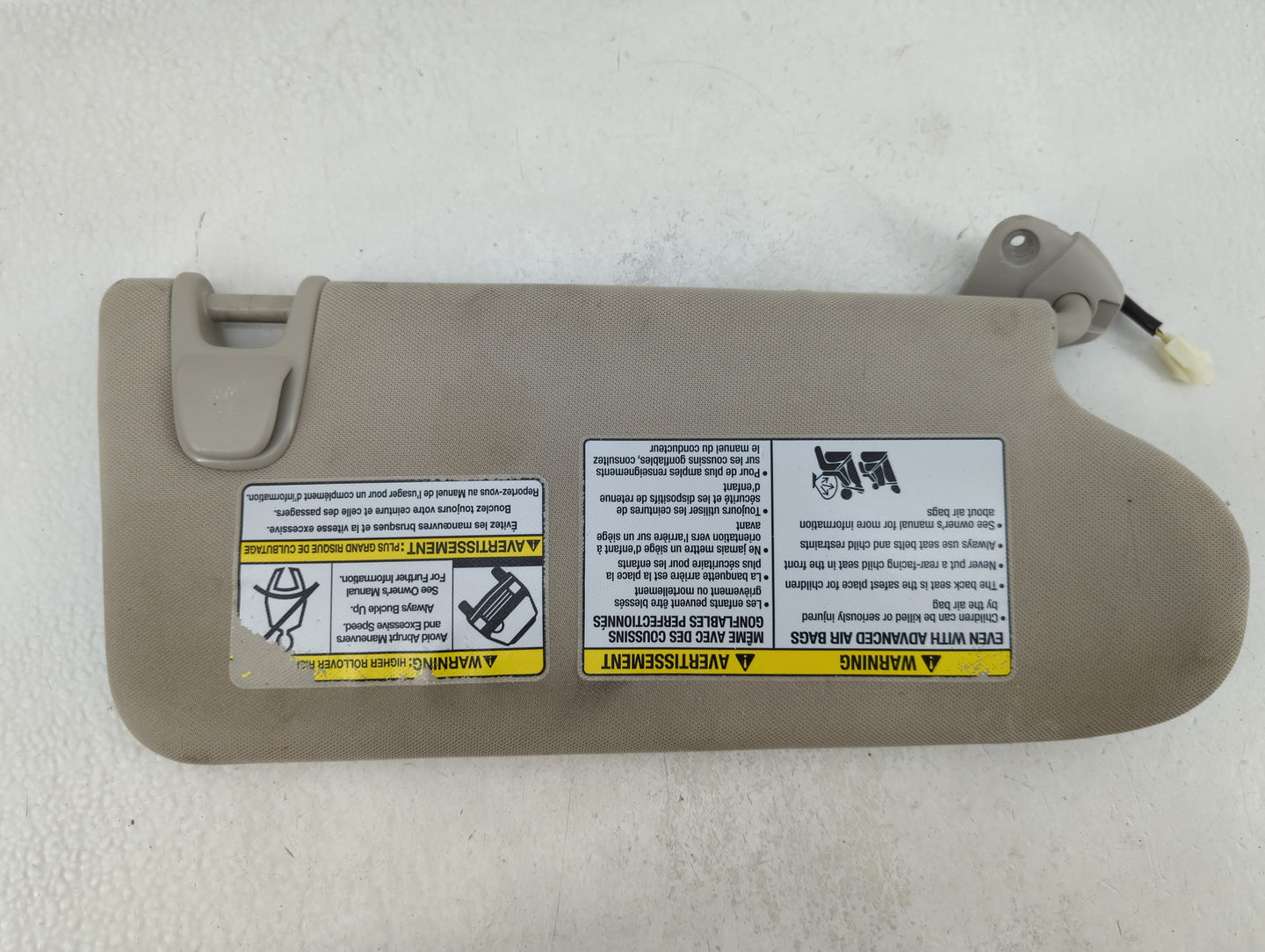 2015-2018 Nissan Murano Sun Visor Shade Replacement Passenger Right Mirror Fits Fits 2015 2016 2017 2018 OEM Used Auto Parts