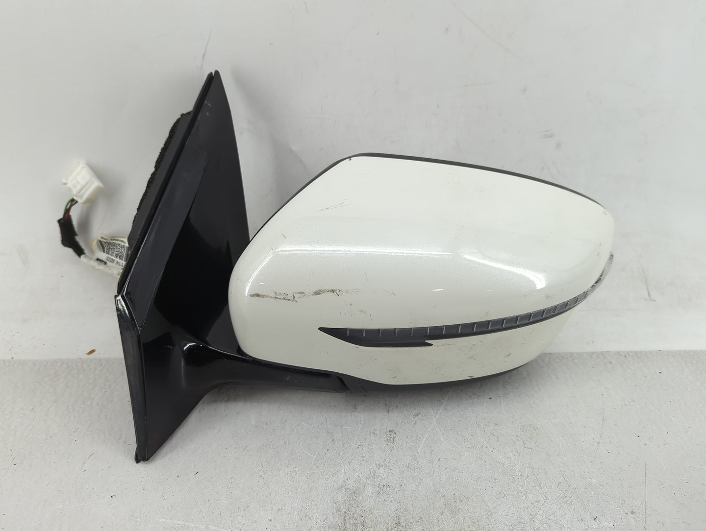 2016-2022 Nissan Murano Driver Side View Mirror - Left Door Mirror OEM Used - Oemusedautoparts1.com