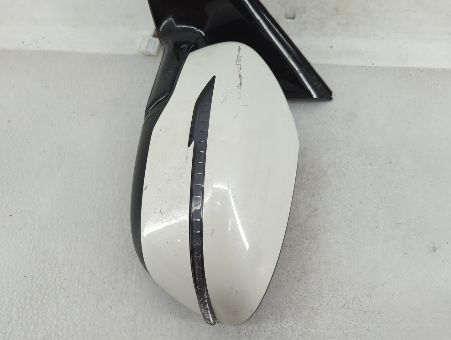2016-2022 Nissan Murano Driver Side View Mirror - Left Door Mirror OEM Used - Oemusedautoparts1.com