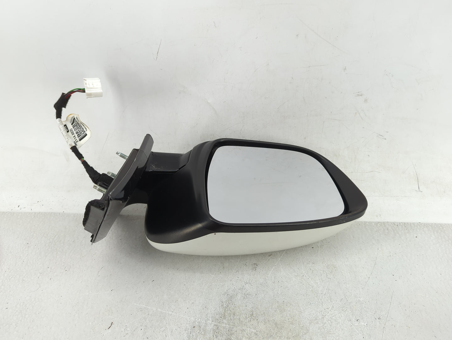 2016-2022 Nissan Murano Driver Side View Mirror - Left Door Mirror OEM Used - Oemusedautoparts1.com