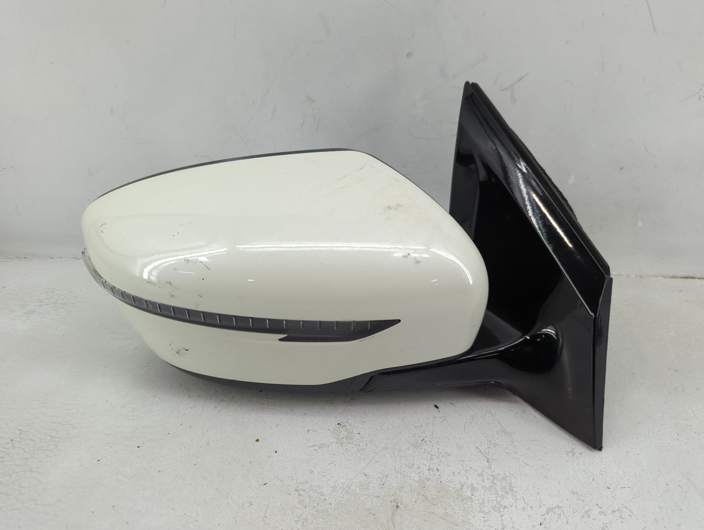 2016-2022 Nissan Murano Passenger Side View Mirror - Right Door Mirror OEM Used - Oemusedautoparts1.com