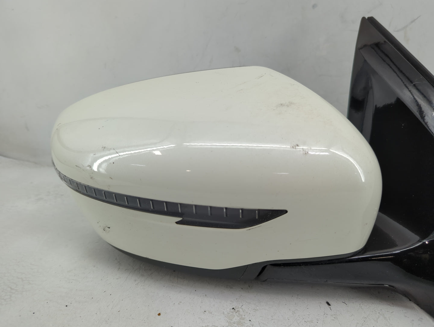 2016-2022 Nissan Murano Passenger Side View Mirror - Right Door Mirror OEM Used - Oemusedautoparts1.com