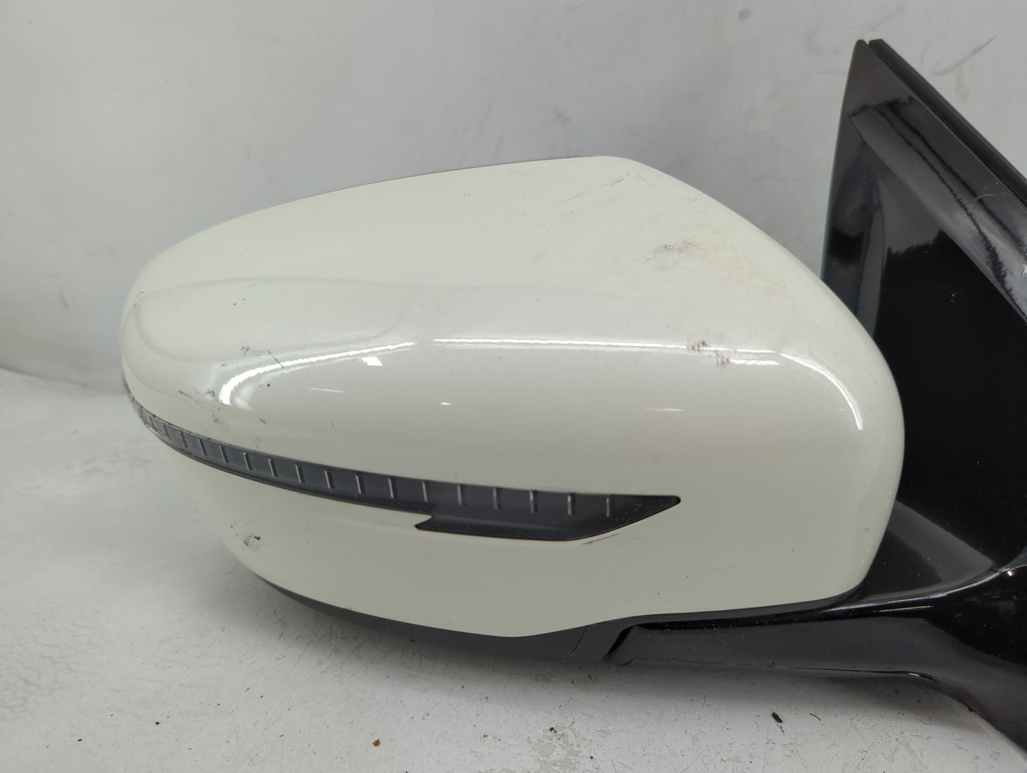2016-2022 Nissan Murano Passenger Side View Mirror - Right Door Mirror OEM Used - Oemusedautoparts1.com