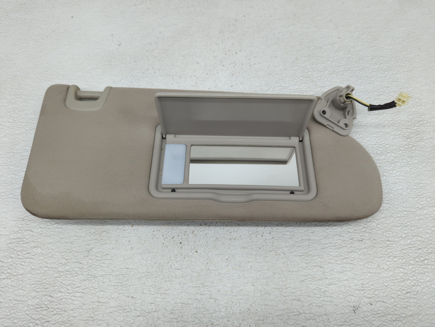 2015-2018 Nissan Murano Sun Visor Shade Replacement Passenger Right Mirror Fits Fits 2015 2016 2017 2018 OEM Used Auto Parts