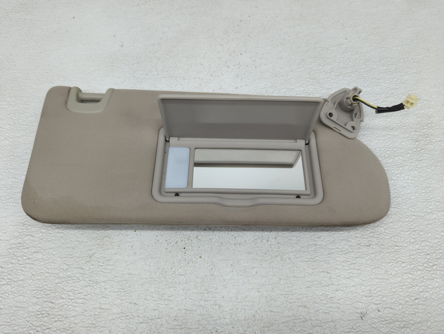 2015-2018 Nissan Murano Sun Visor Shade Replacement Passenger Right Mirror Fits Fits 2015 2016 2017 2018 OEM Used Auto Parts