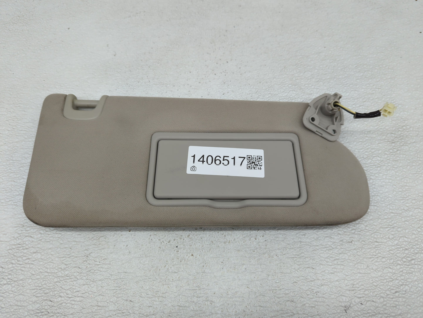 2015-2018 Nissan Murano Sun Visor Shade Replacement Passenger Right Mirror Fits Fits 2015 2016 2017 2018 OEM Used Auto Parts