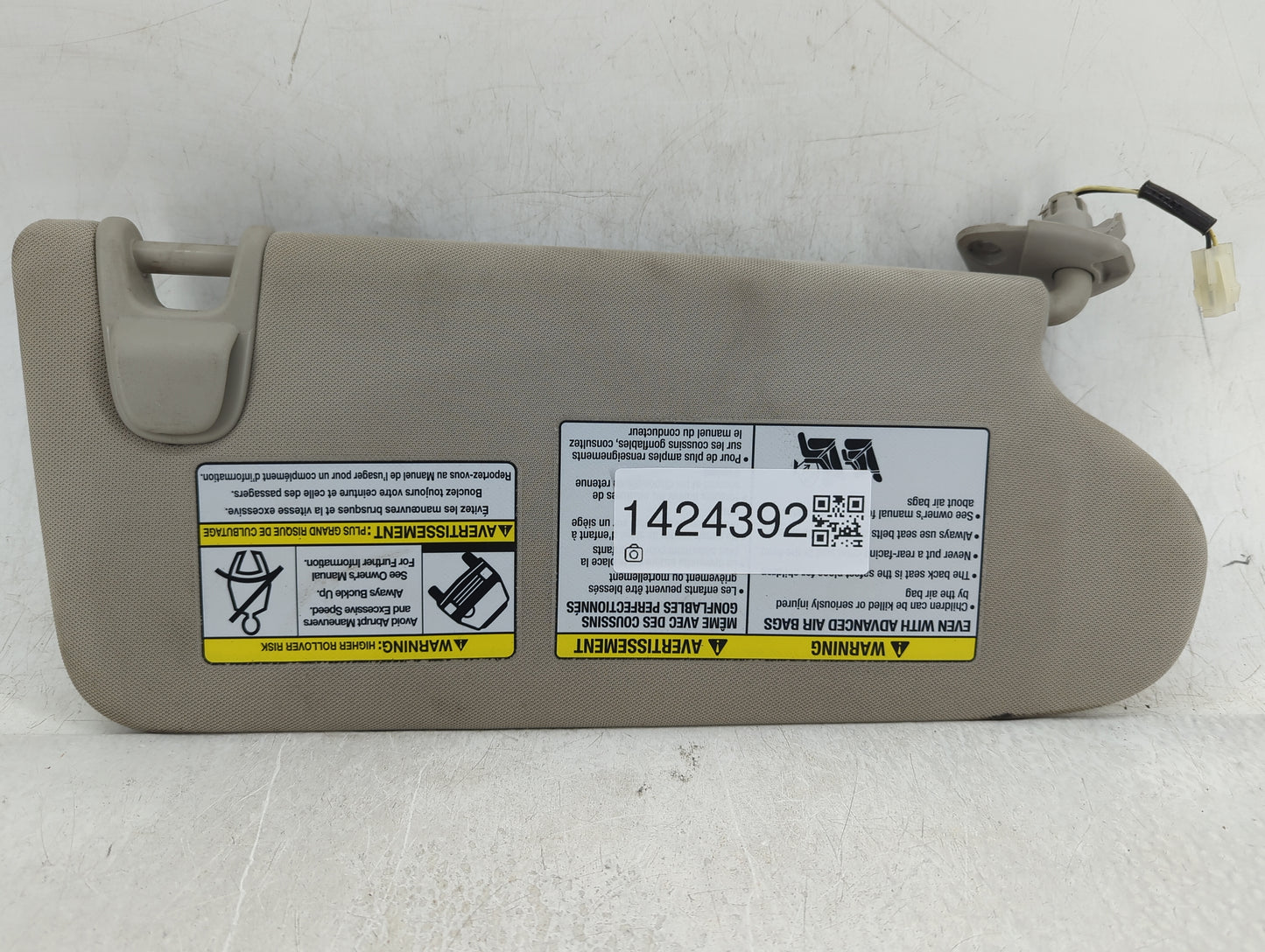 2015-2018 Nissan Murano Sun Visor Shade Replacement Driver Left Mirror Fits Fits 2015 2016 2017 2018 OEM Used Auto Parts - O