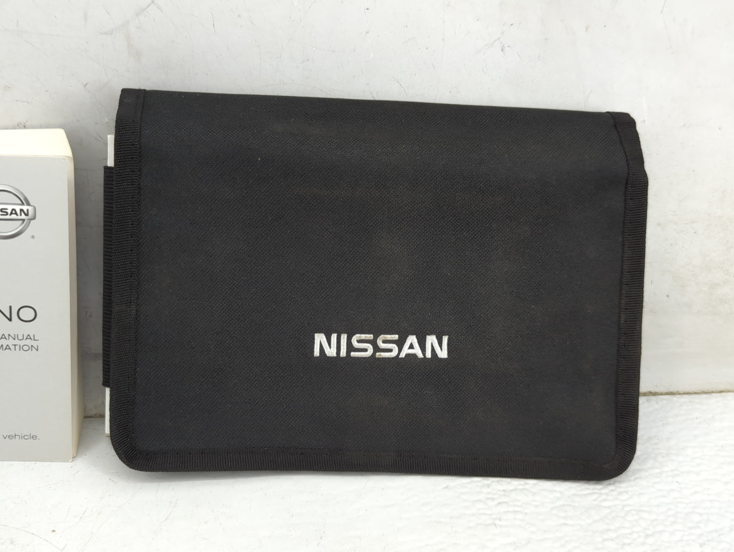 2017 Nissan Murano Owners Manual Book Guide P/N:OM17EA0Z52U2 TOOUM-1SX6D OEM Used Auto Parts - Oemusedautoparts1.com