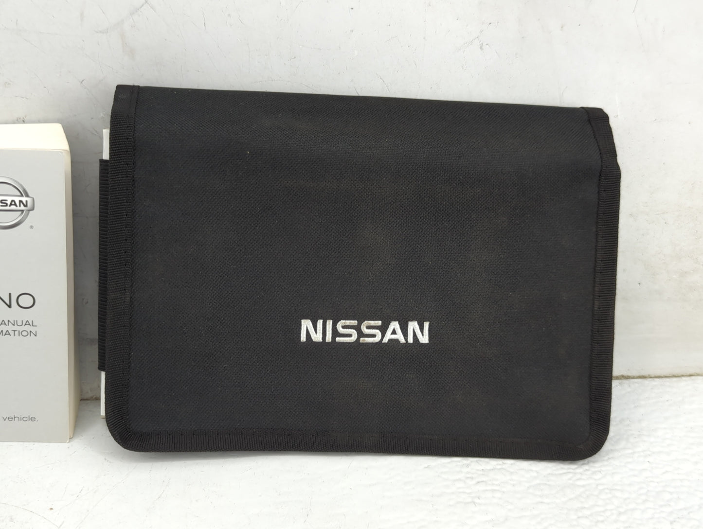2017 Nissan Murano Owners Manual Book Guide P/N:OM17EA0Z52U2 TOOUM-1SX6D OEM Used Auto Parts - Oemusedautoparts1.com