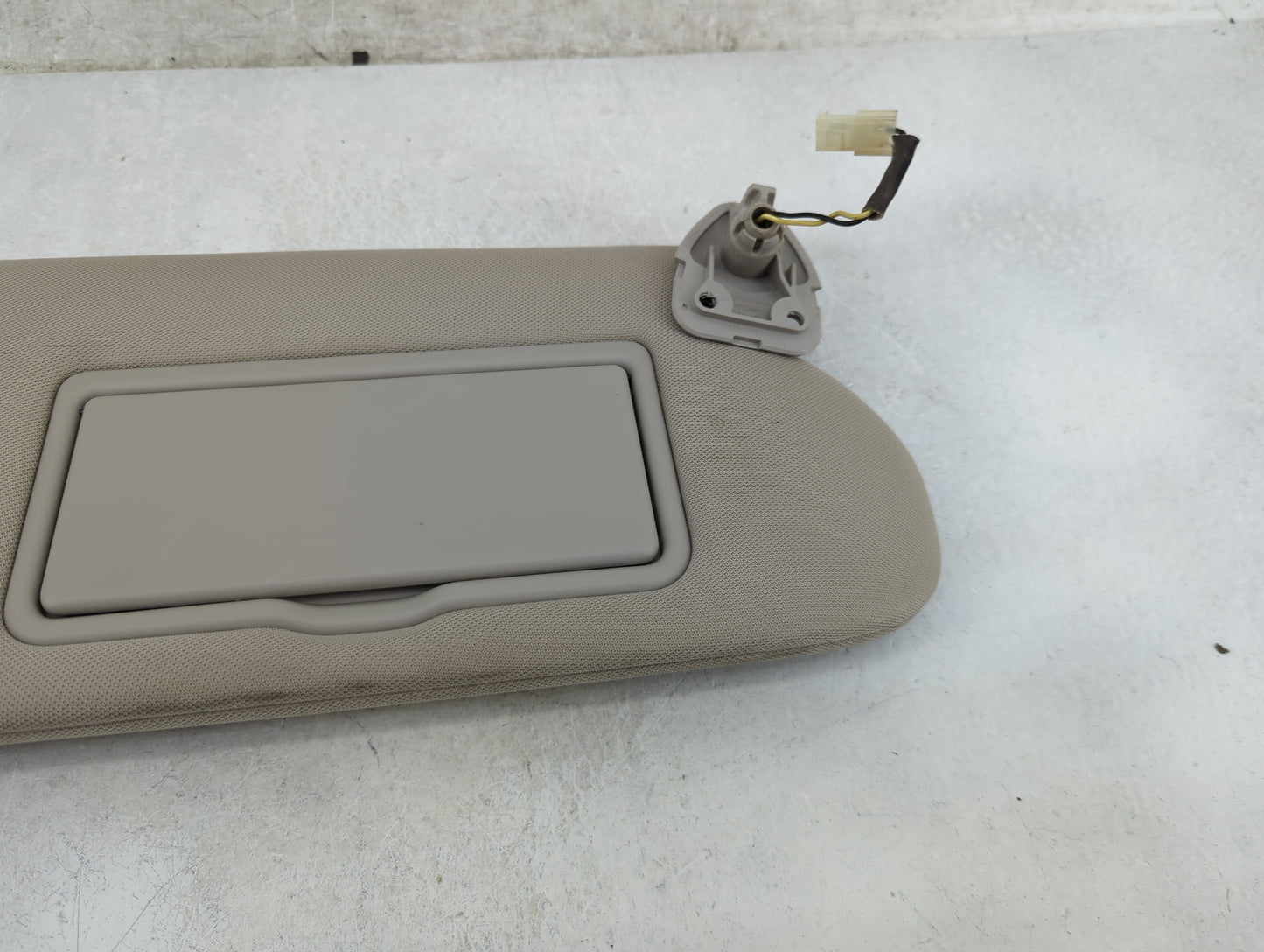 2015-2018 Nissan Murano Sun Visor Shade Replacement Passenger Right Mirror Fits Fits 2015 2016 2017 2018 OEM Used Auto Parts