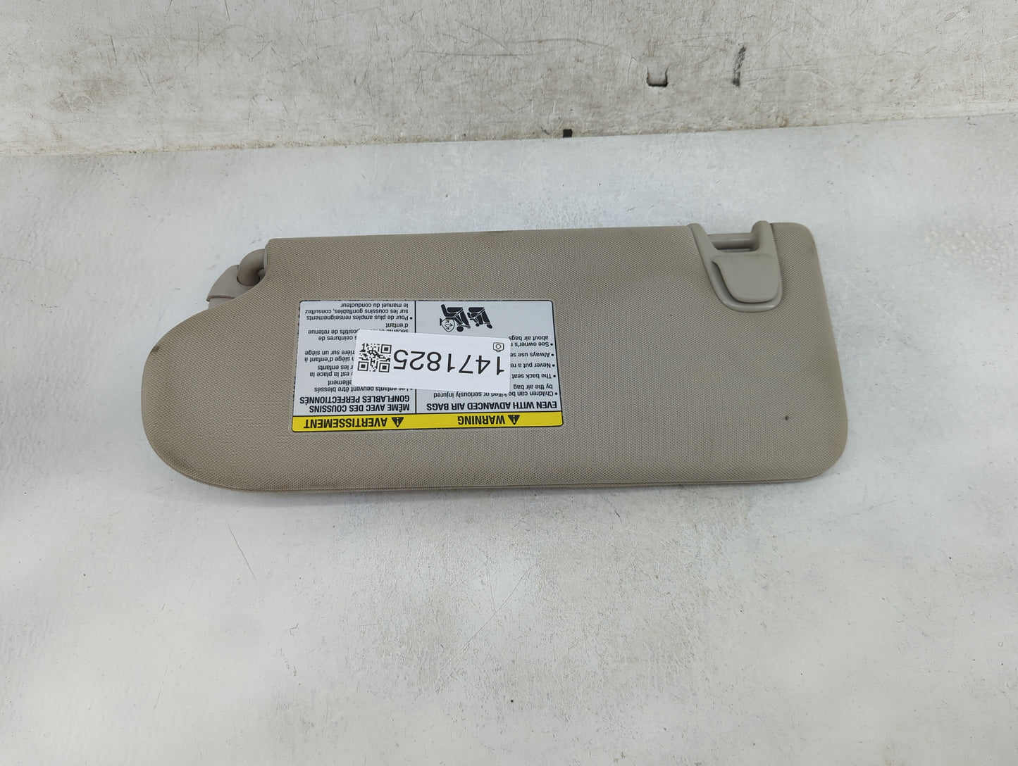 2015-2018 Nissan Murano Sun Visor Shade Replacement Passenger Right Mirror Fits Fits 2015 2016 2017 2018 OEM Used Auto Parts