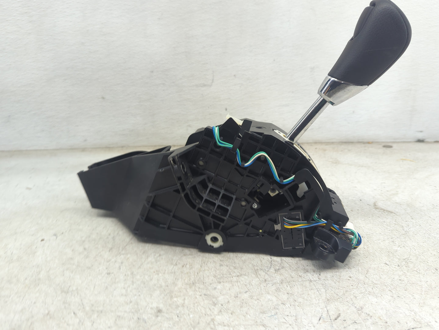 2017 Nissan Murano Floor Console Assembly Shifter - Oemusedautoparts1.com