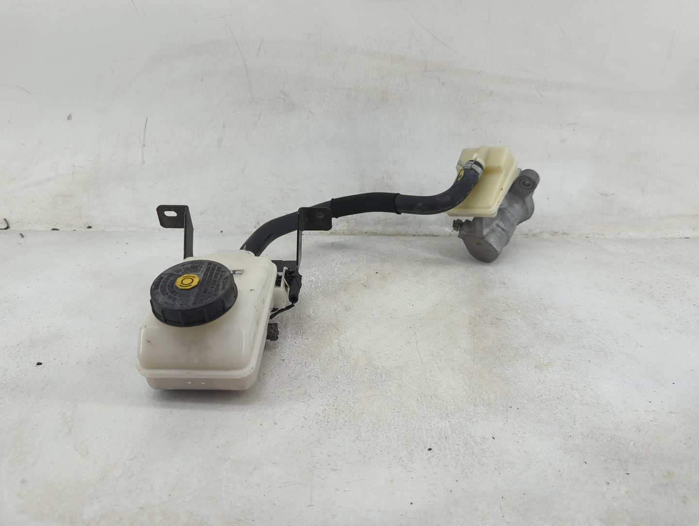 2015-2022 Nissan Murano Brake Master Cylinder 1490294 - Oemusedautoparts1.com