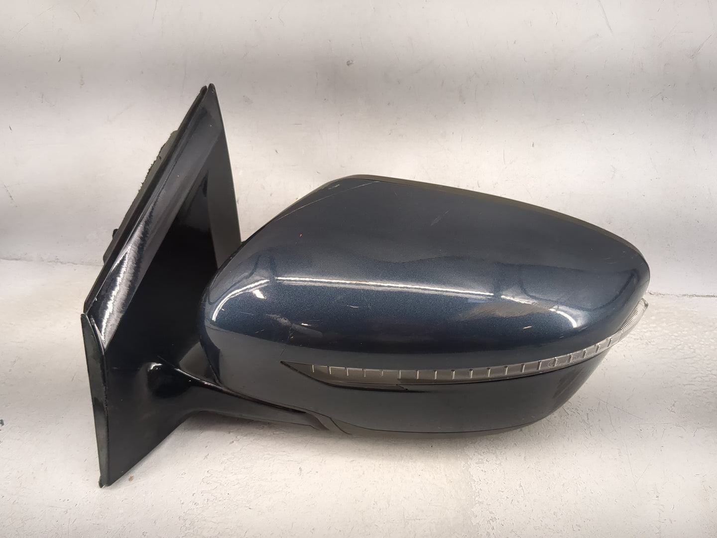 2017-2022 Nissan Murano Driver Side View Mirror - Left Door Mirror OEM Used - Oemusedautoparts1.com
