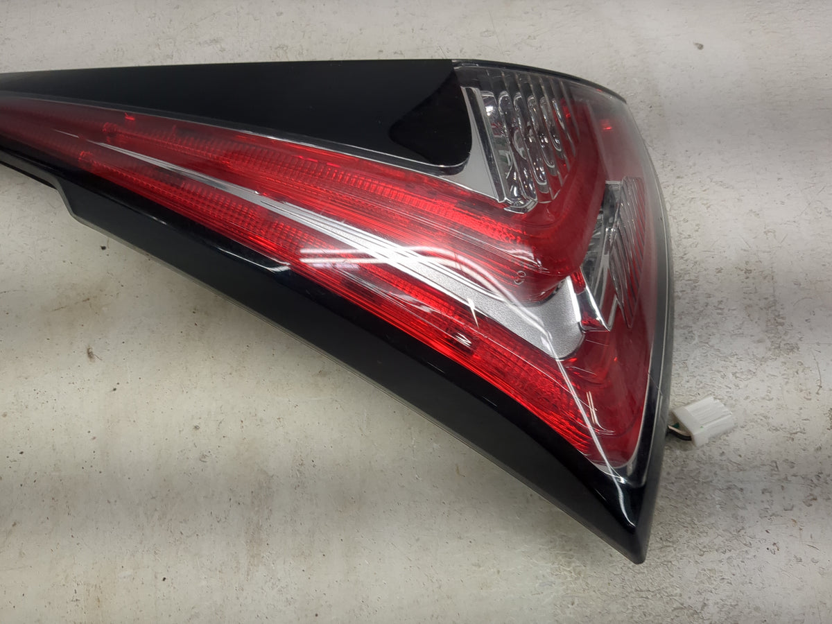 2015-2018 Nissan Murano Passenger Right Side Deck Lid Mounted Tail Light - Oemusedautoparts1.com