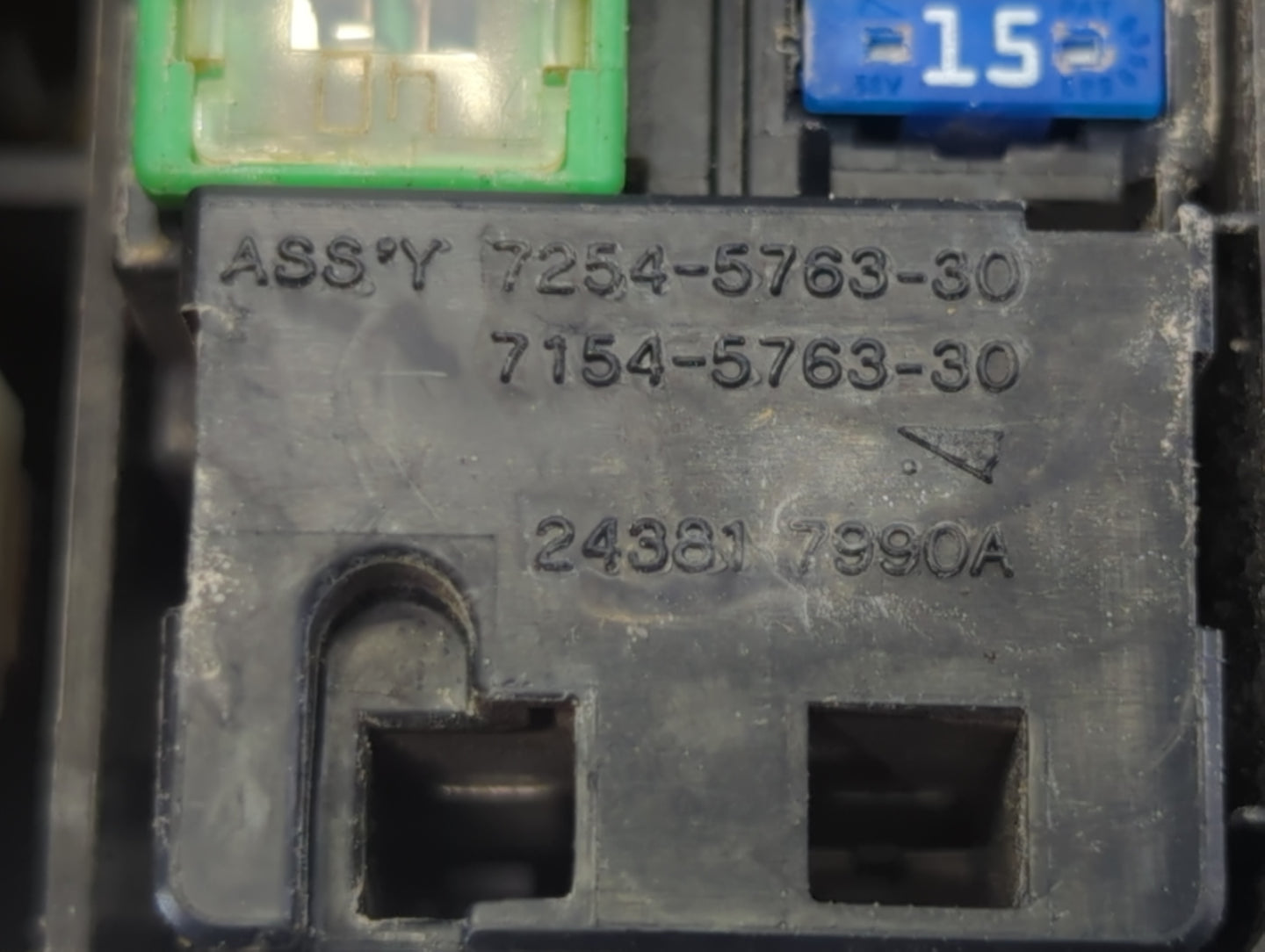 2015-2022 Nissan Murano Fusebox Fuse Box Panel Relay Module P/N:7154-5763-30 7254-5763-30 Fits OEM Used Auto Parts - Oemused