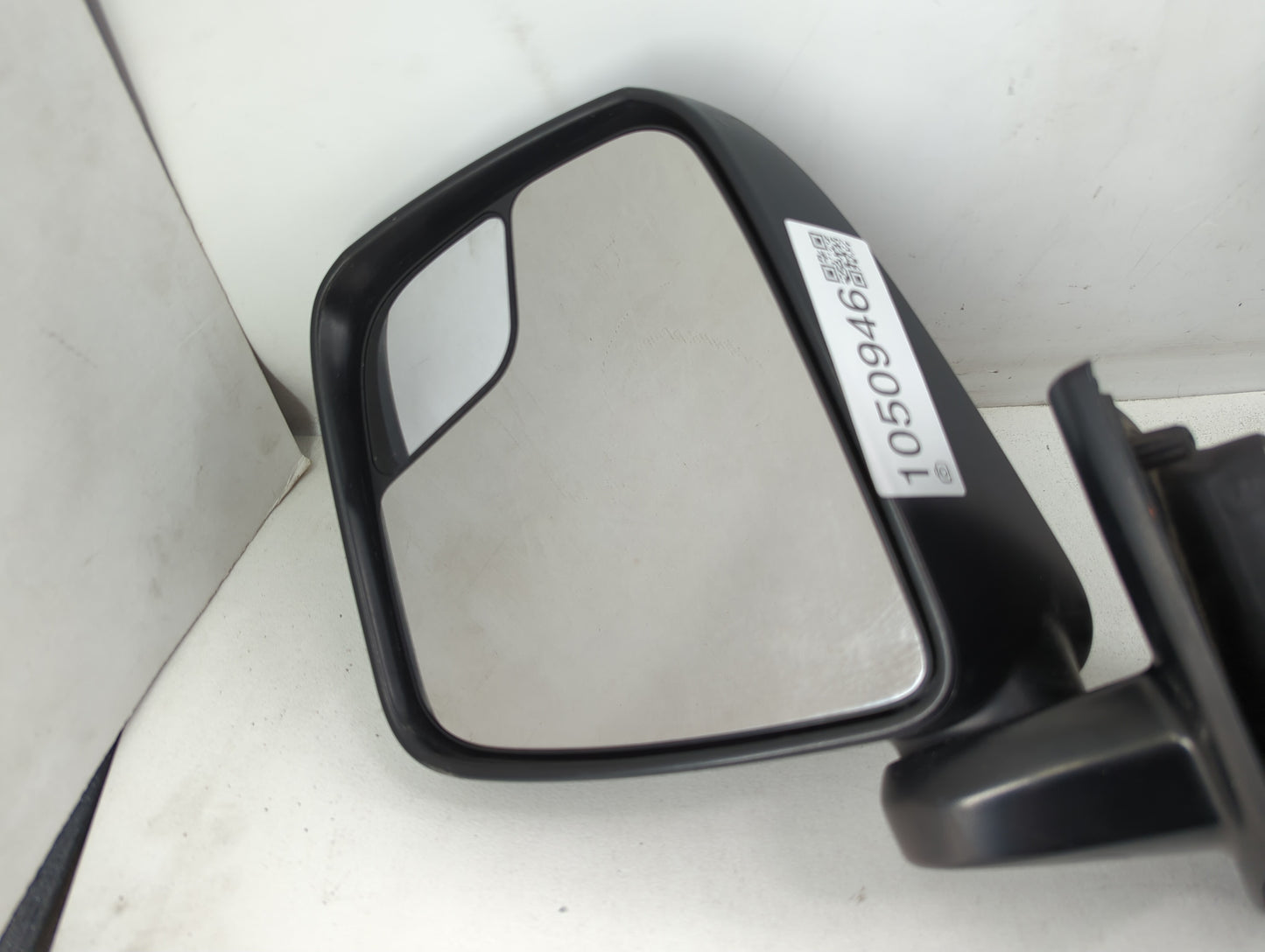 2017 Nissan Nv200 Driver Side View Mirror - Left Door Mirror OEM Used - Oemusedautoparts1.com