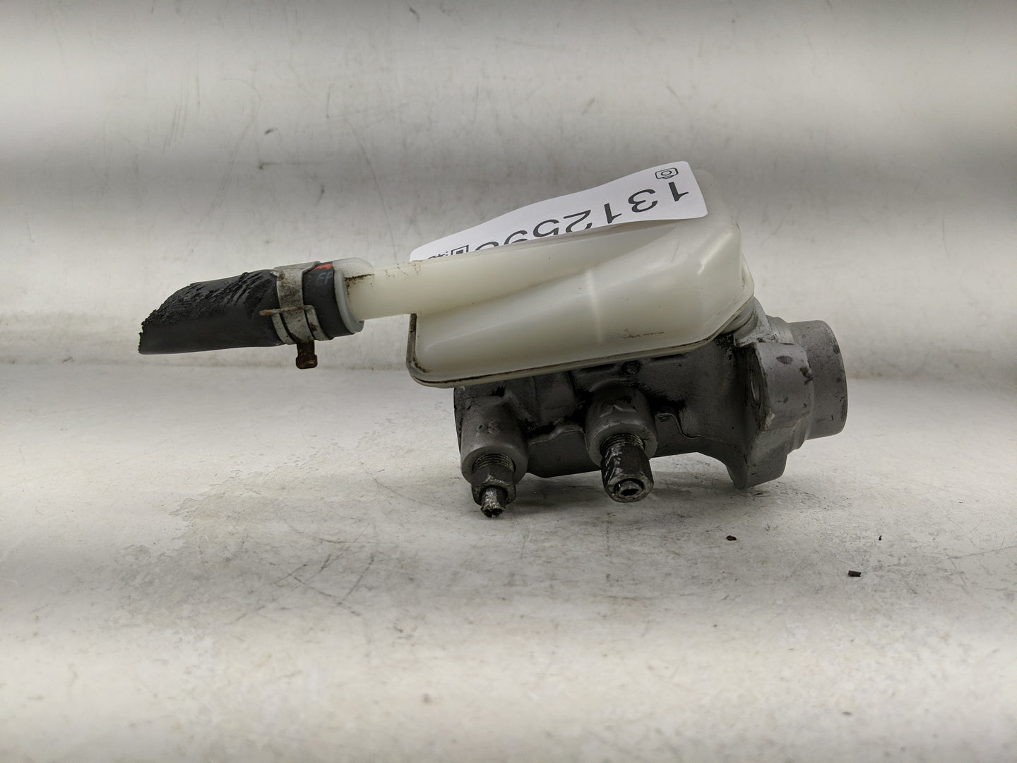 2014-2020 Nissan Nv200 Brake Master Cylinder 1312598 - Oemusedautoparts1.com