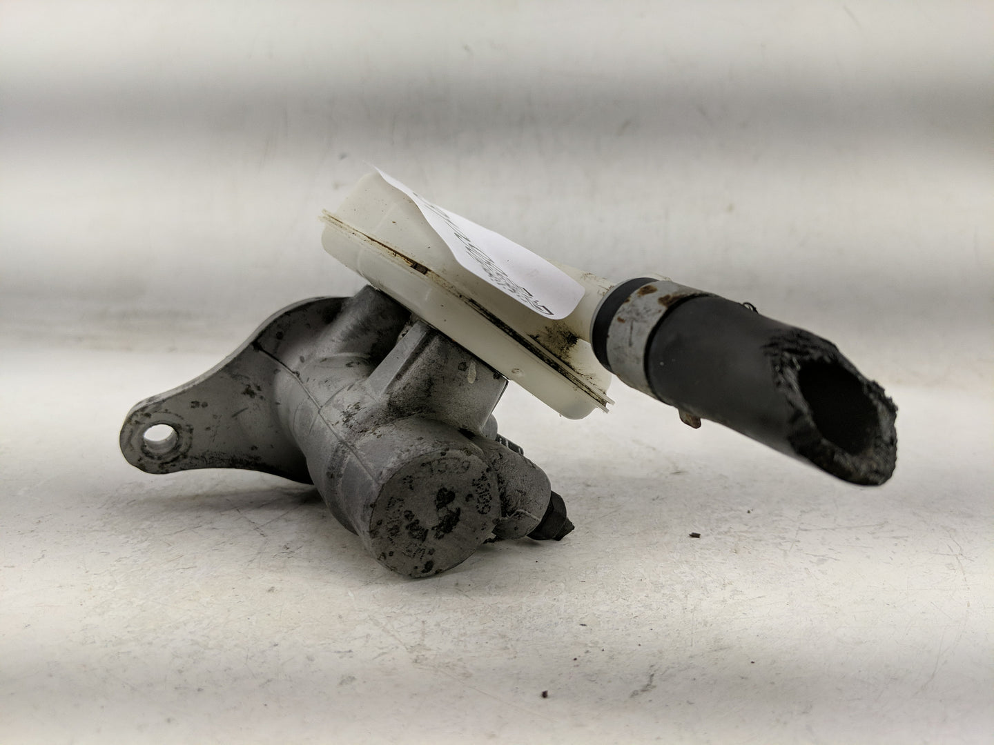 2014-2020 Nissan Nv200 Brake Master Cylinder 1312598 - Oemusedautoparts1.com