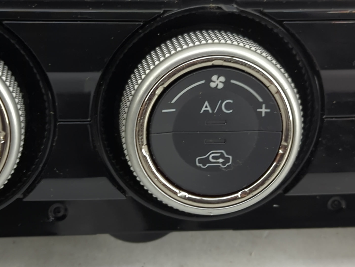 2014-2019 Nissan Nv200 Climate Control Module Temperature AC/Heater Replacement P/N:72311VA210 Fits OEM Used Auto Parts - Oe