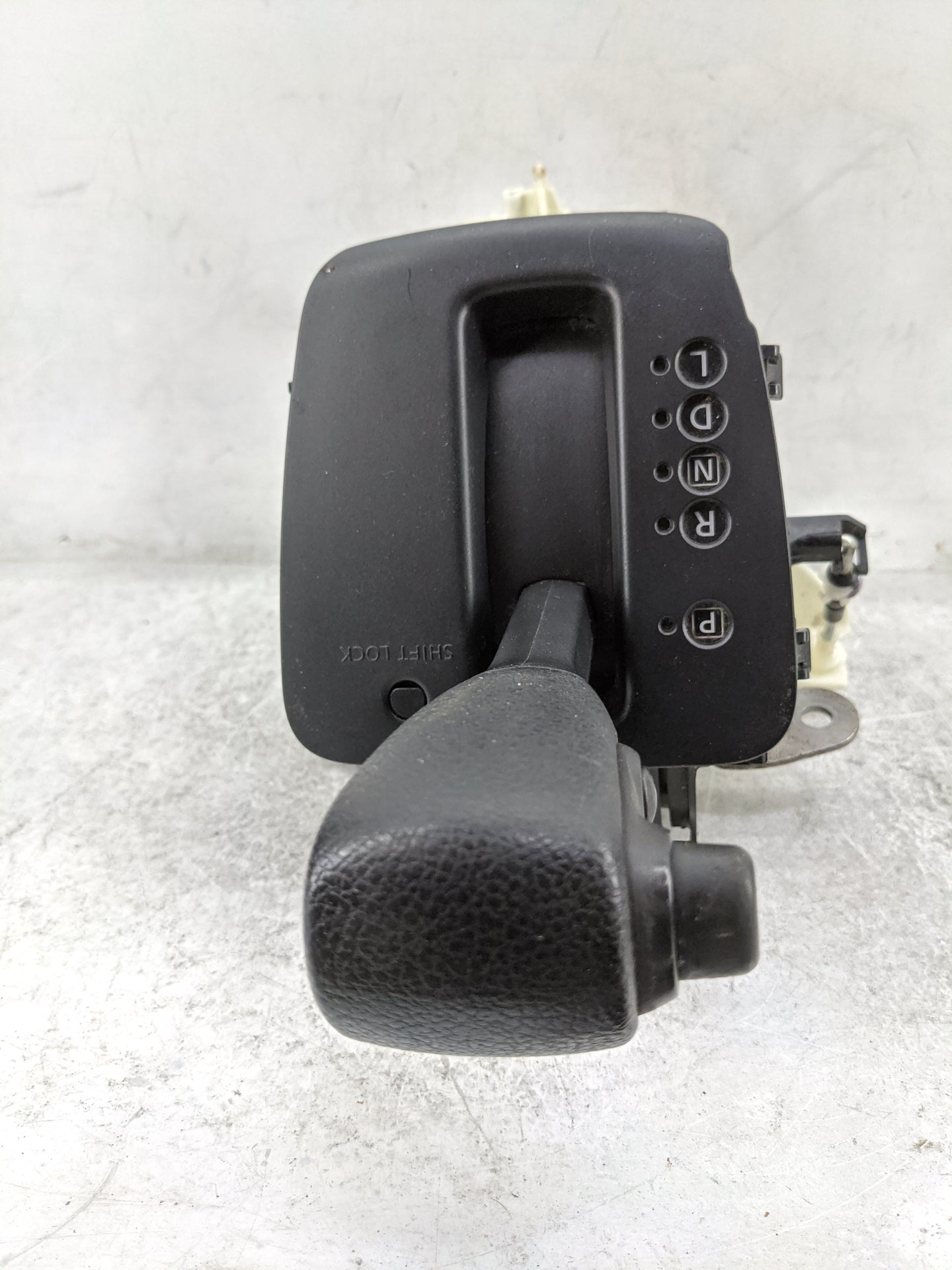 2017 Nissan Nv200 Floor Console Assembly Shifter - Oemusedautoparts1.com