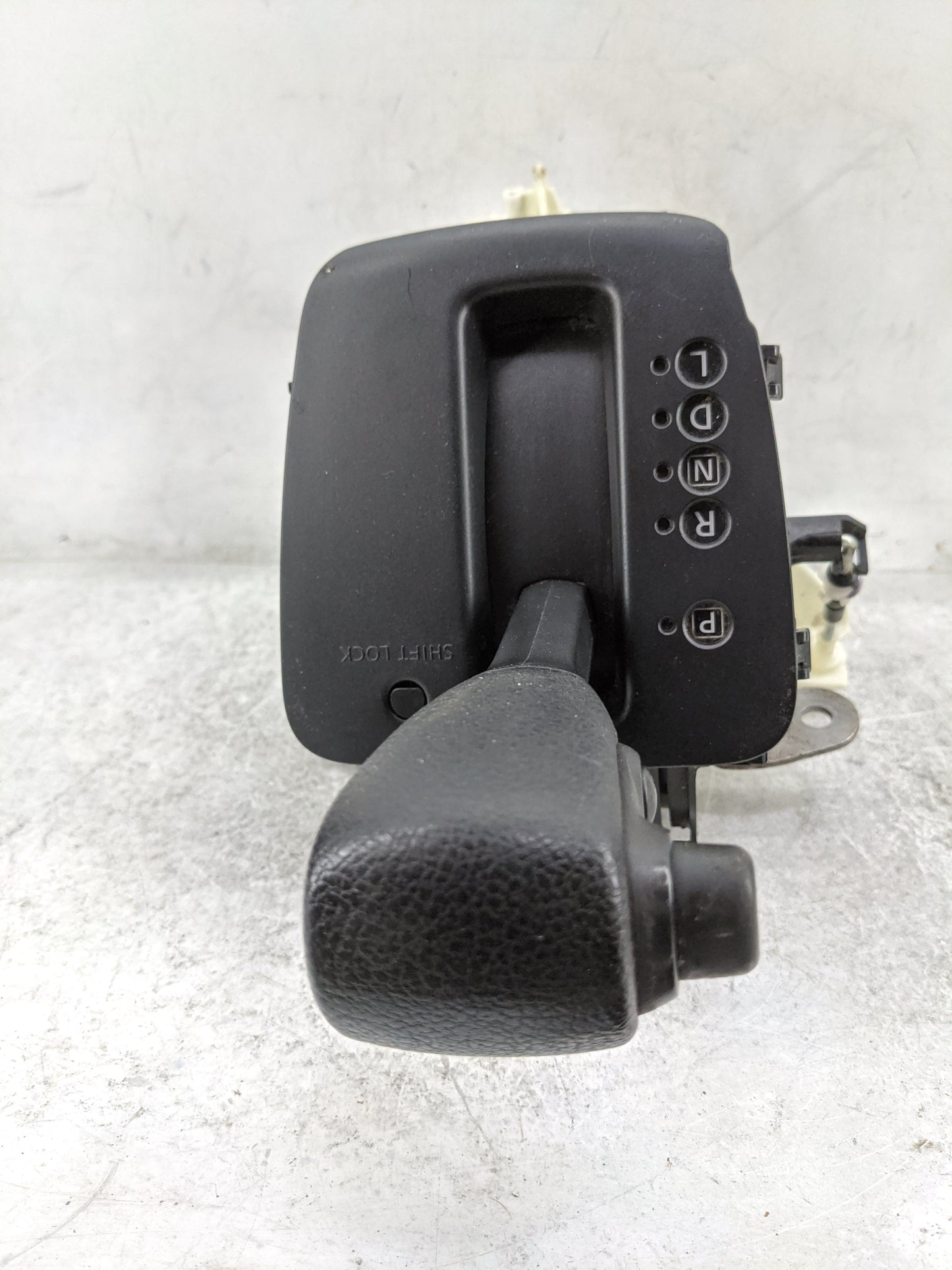 2017 Nissan Nv200 Floor Console Assembly Shifter - Oemusedautoparts1.com