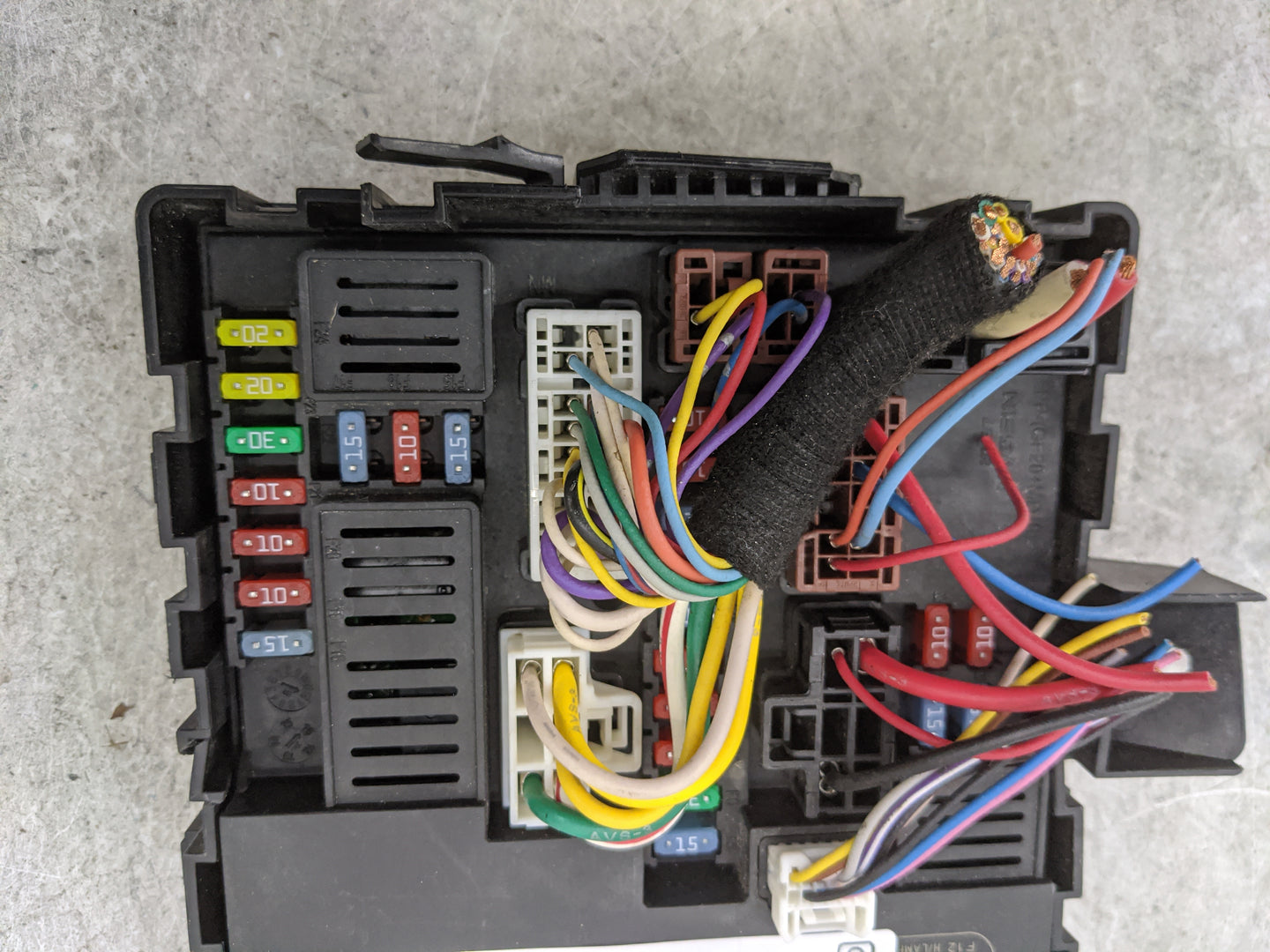 2012-2020 Nissan Nv3500 Fusebox Fuse Box Panel Relay Module P/N:284B7 9JJ0A 284B79JJ0A Fits OEM Used Auto Parts - Oemusedaut