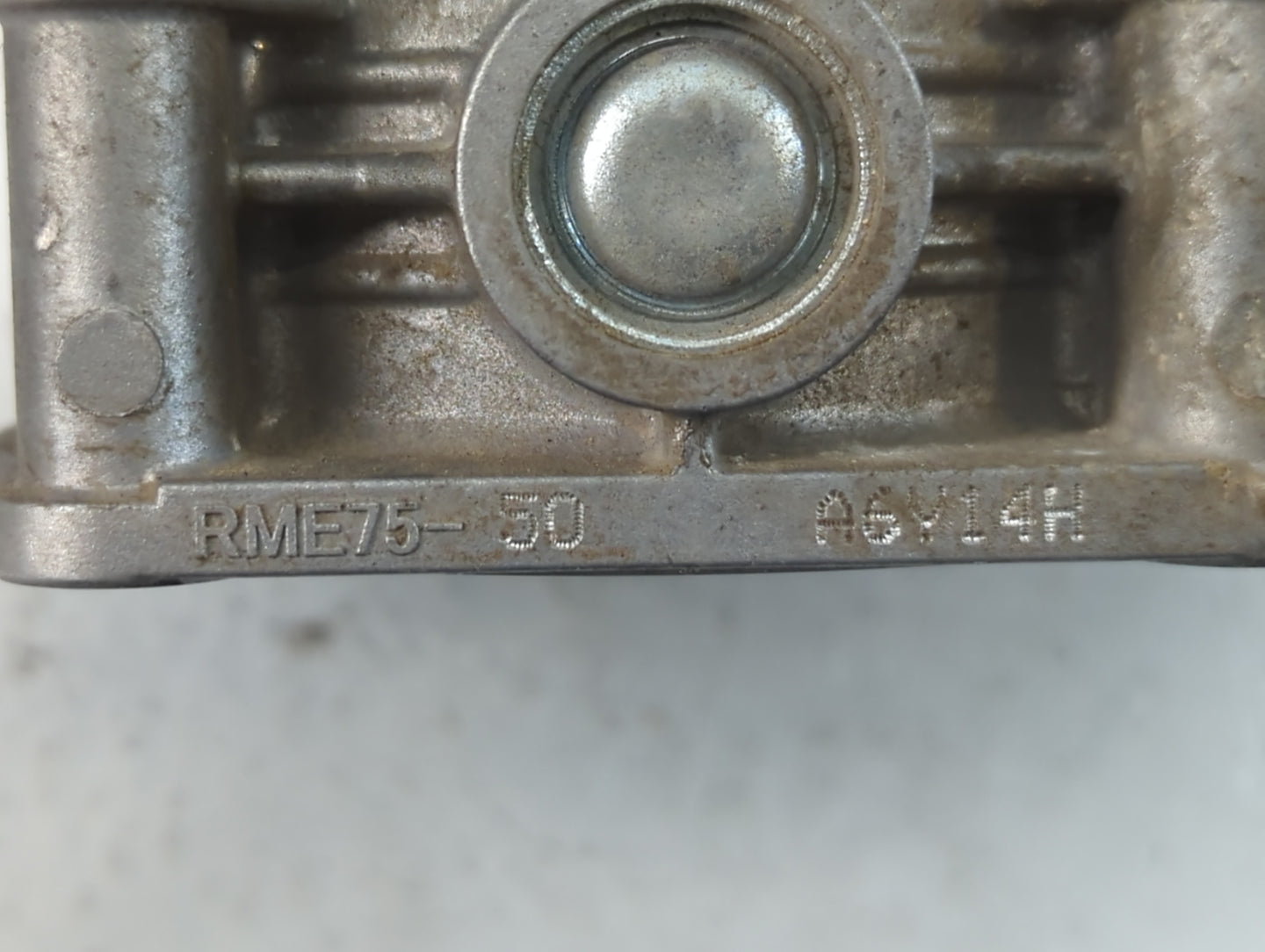 2017-2020 Nissan Pathfinder Throttle Body P/N:RME75-50 Fits Fits 2016 2017 2018 2019 2020 OEM Used Auto Parts - Oemusedautop