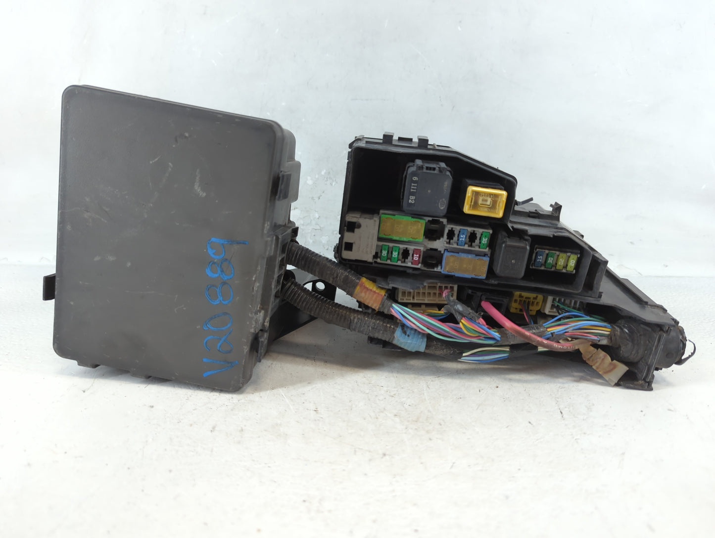 2015-2022 Nissan Pathfinder Fusebox Fuse Box Panel Relay Module P/N:7154-5763-30 7254-5763-30 Fits OEM Used Auto Parts - Oem