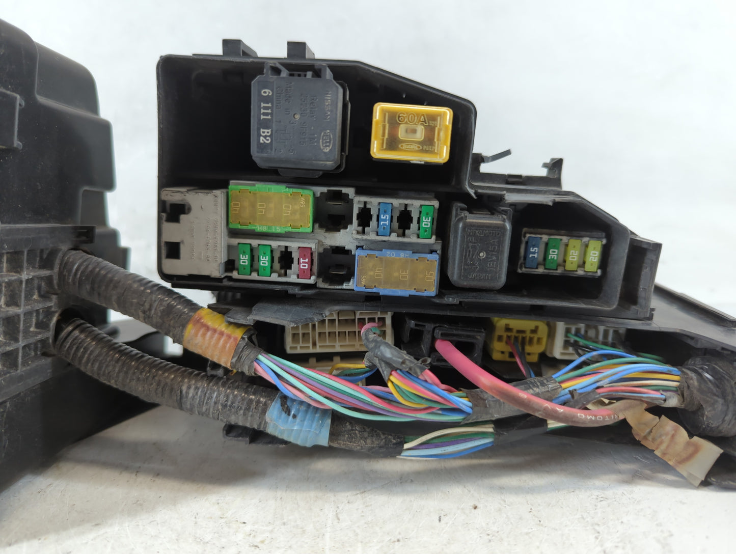 2015-2022 Nissan Pathfinder Fusebox Fuse Box Panel Relay Module P/N:7154-5763-30 7254-5763-30 Fits OEM Used Auto Parts - Oem