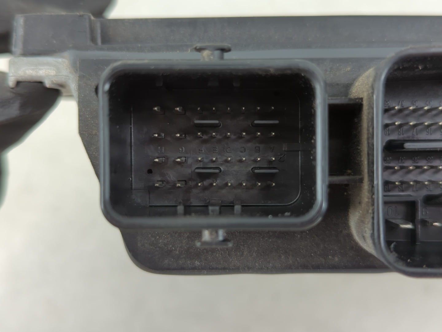 2017 Nissan Pathfinder PCM Engine Control Computer ECU ECM PCU OEM P/N:7520D BED403-300 A2 Fits OEM Used Auto Parts - Oemuse