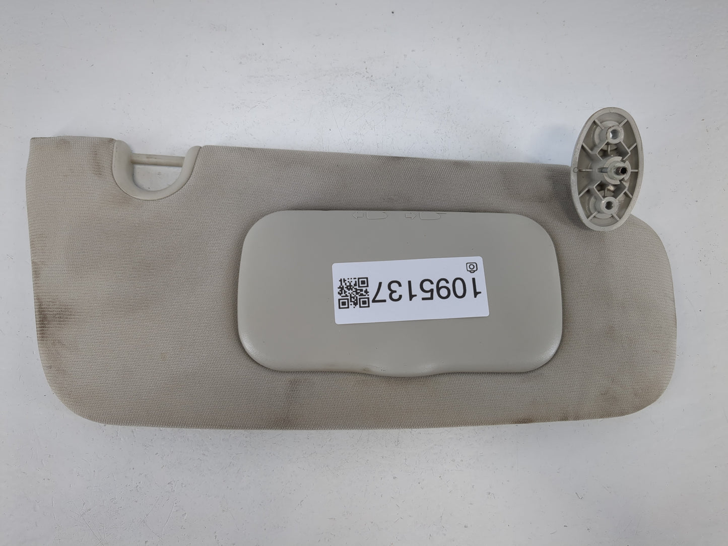 2017 Nissan Pathfinder Sun Visor Shade Replacement Passenger Right Mirror Fits OEM Used Auto Parts - Oemusedautoparts1.com
