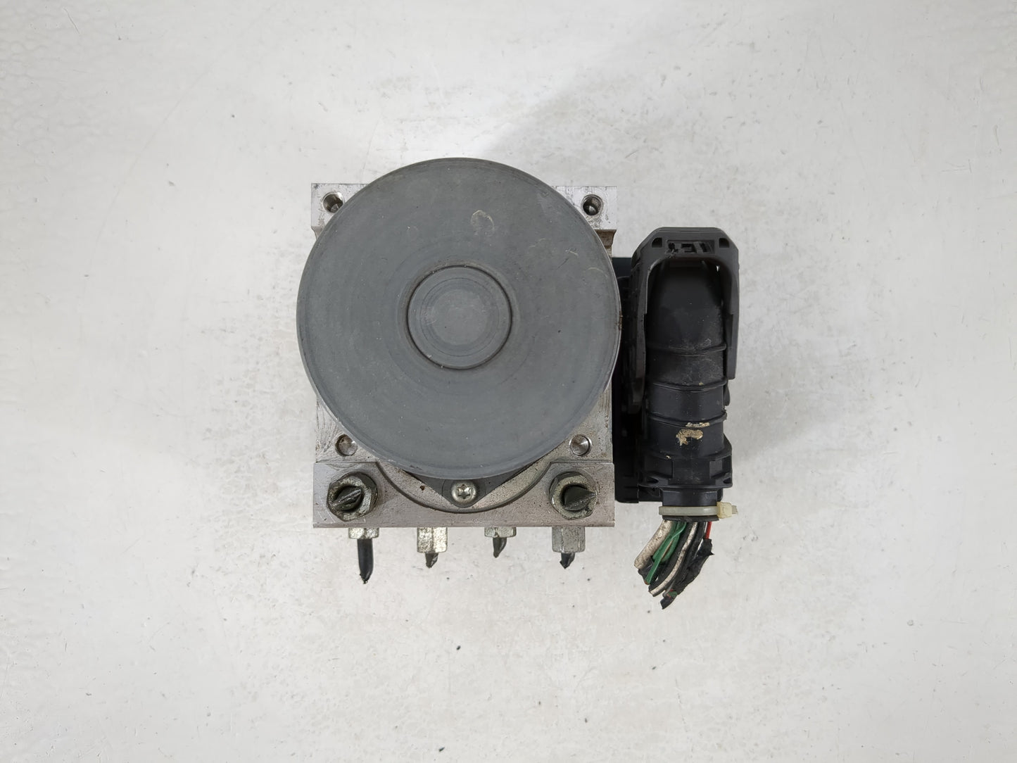 2017 Nissan Pathfinder ABS Pump Control Module Replacement P/N:47660 9P91B Fits OEM Used Auto Parts - Oemusedautoparts1.com