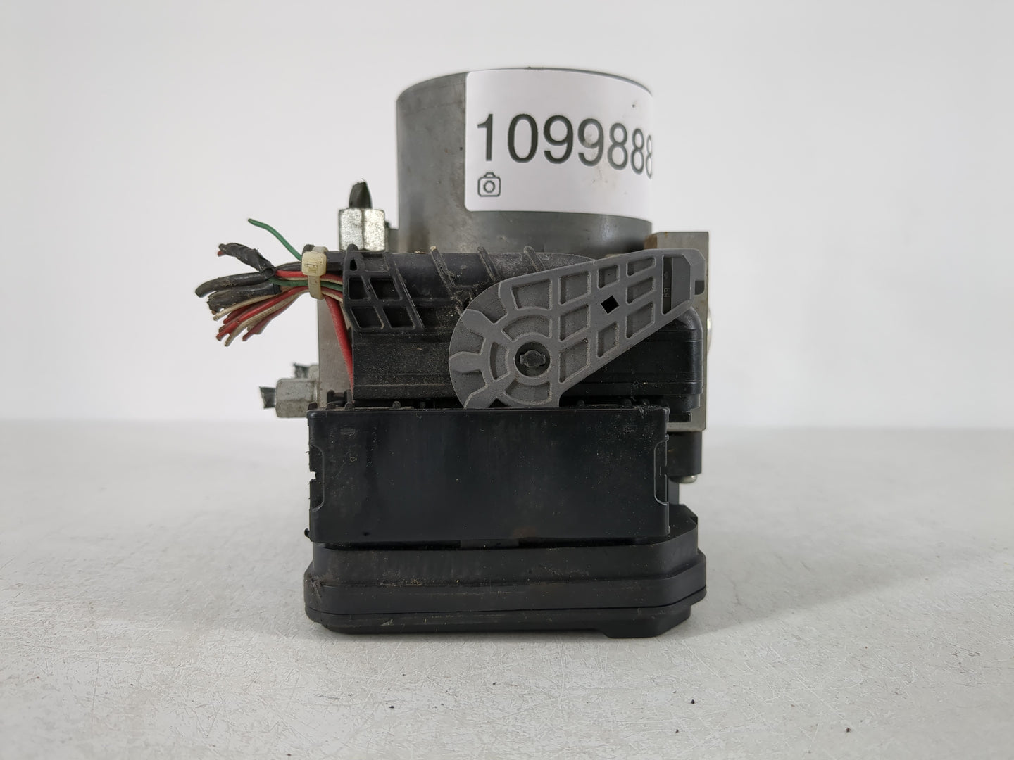 2017 Nissan Pathfinder ABS Pump Control Module Replacement P/N:47660 9P91B Fits OEM Used Auto Parts - Oemusedautoparts1.com