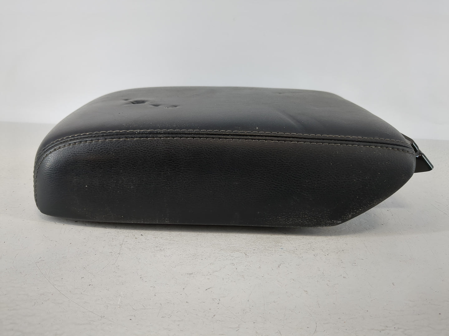 2014-2020 Nissan Pathfinder Center Console Armrest Cover Lid Fits Fits 2014 2015 2016 2017 2018 2019 2020 OEM Used Auto Part