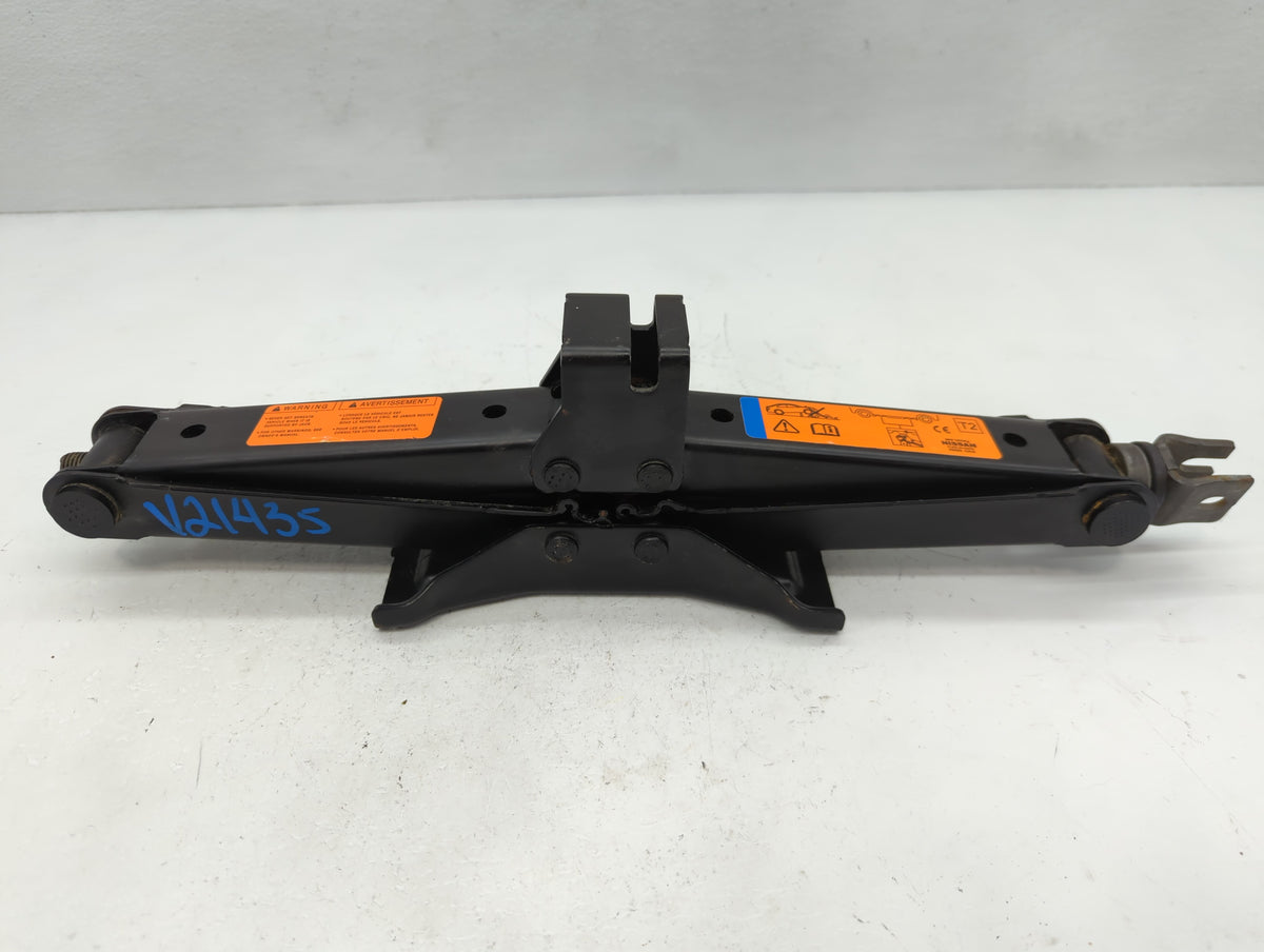 2017 Nissan Pathfinder Spare Scissor Car Jack 1112416 - Oemusedautoparts1.com