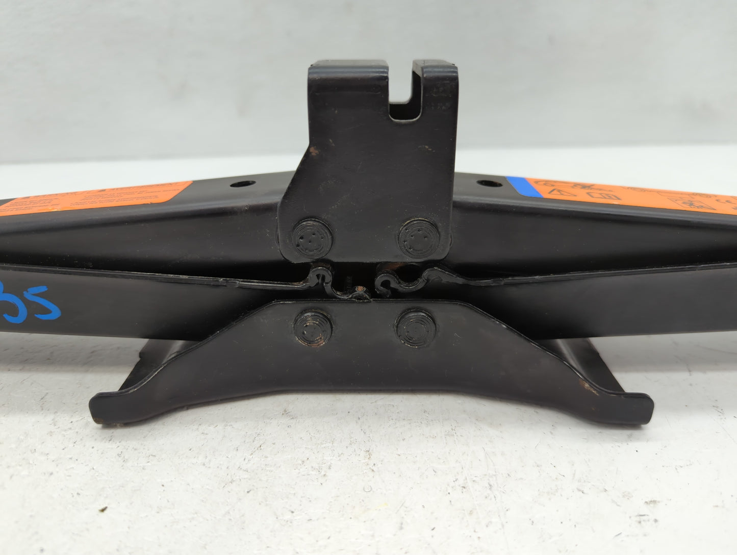 2017 Nissan Pathfinder Spare Scissor Car Jack 1112416 - Oemusedautoparts1.com