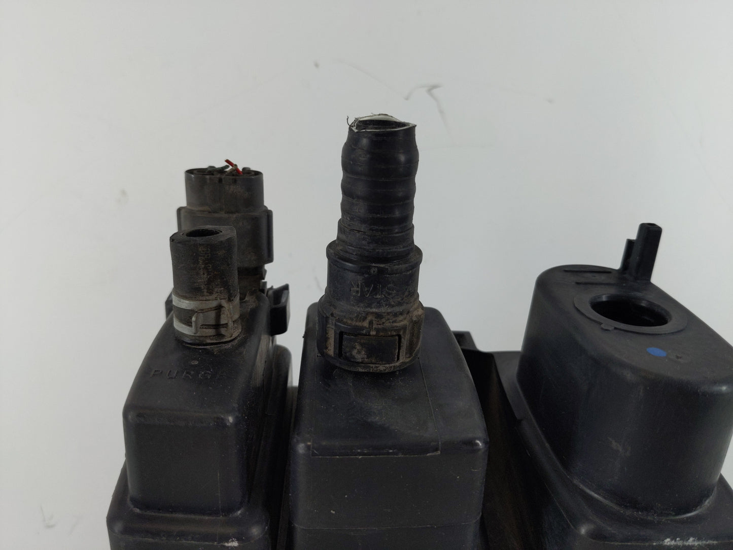 2017 Nissan Pathfinder Fuel Vapor Charcoal Canister 1117203 - Oemusedautoparts1.com