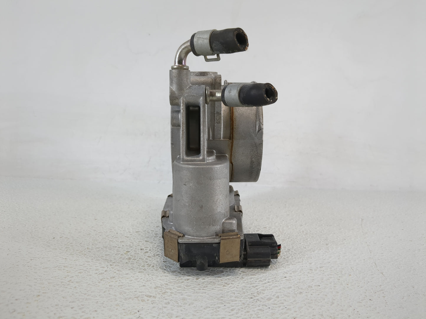 2017-2020 Nissan Pathfinder Throttle Body P/N:RME75-50 Fits Fits 2016 2017 2018 2019 2020 OEM Used Auto Parts - Oemusedautop