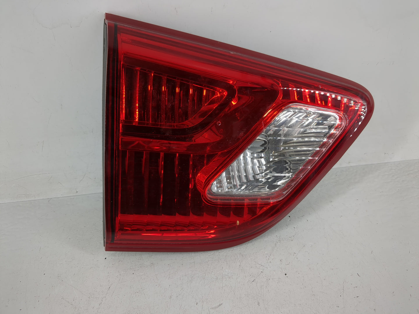 2017-2020 Nissan Pathfinder Tail Light Assembly Passenger Right OEM P/N:949 697 Fits Fits 2017 2018 2019 2020 OEM Used Auto 