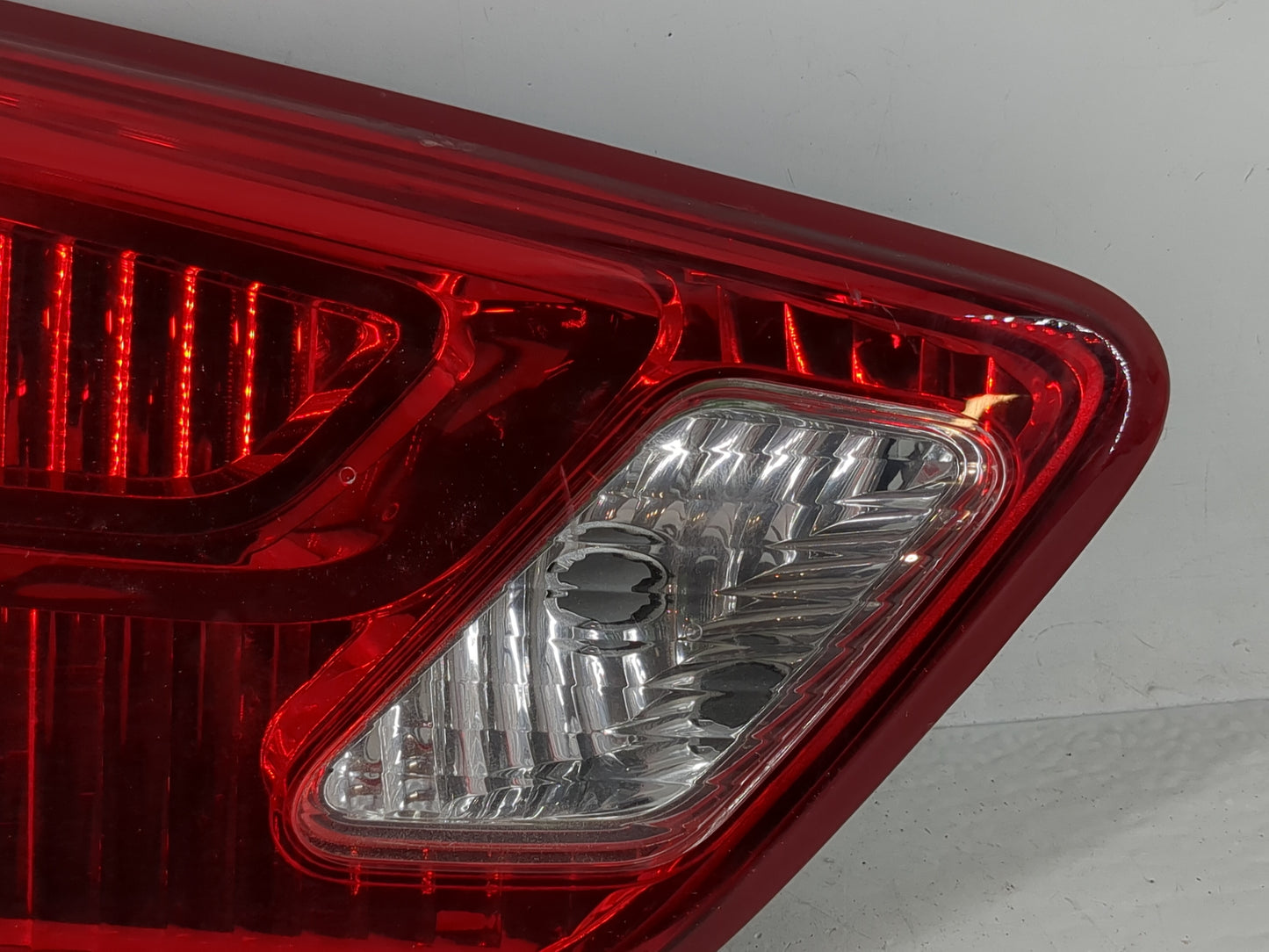 2017-2020 Nissan Pathfinder Tail Light Assembly Passenger Right OEM P/N:949 697 Fits Fits 2017 2018 2019 2020 OEM Used Auto 
