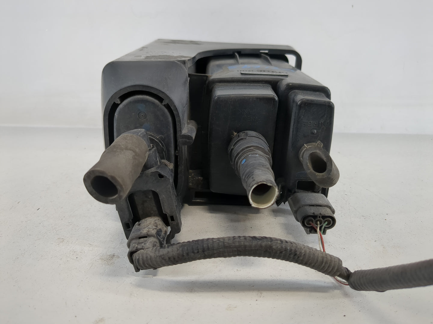 2017 Nissan Pathfinder Fuel Vapor Charcoal Canister - Oemusedautoparts1.com