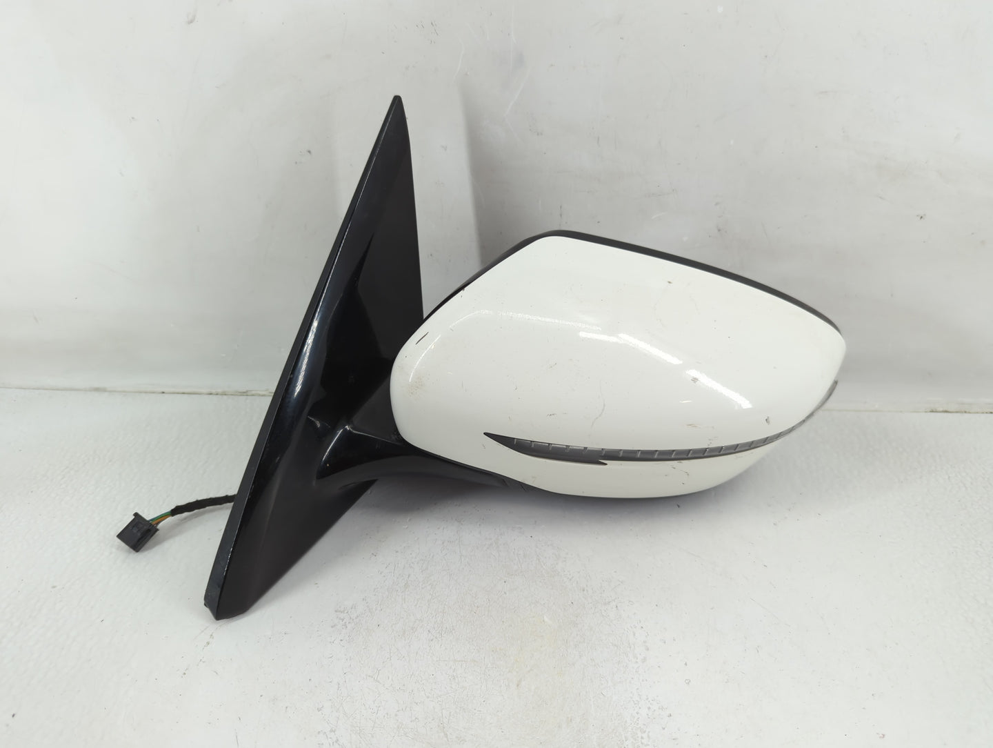 2017 Nissan Pathfinder Driver Side View Mirror - Left Door Mirror OEM Used - Oemusedautoparts1.com
