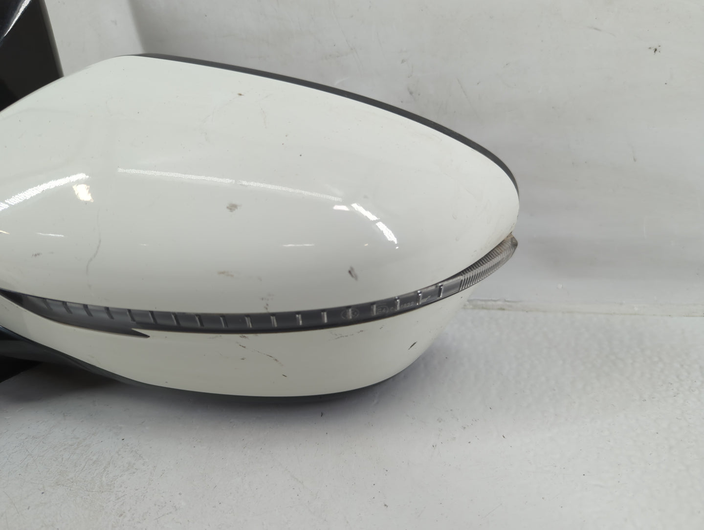 2017 Nissan Pathfinder Driver Side View Mirror - Left Door Mirror OEM Used - Oemusedautoparts1.com