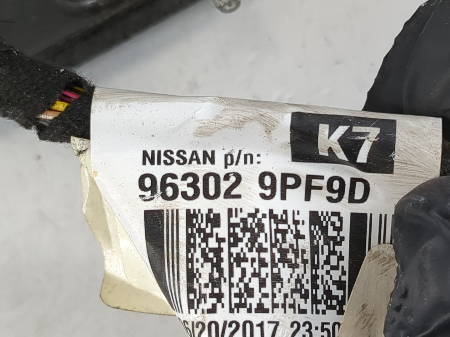 2017 Nissan Pathfinder Driver Side View Mirror - Left Door Mirror OEM Used - Oemusedautoparts1.com